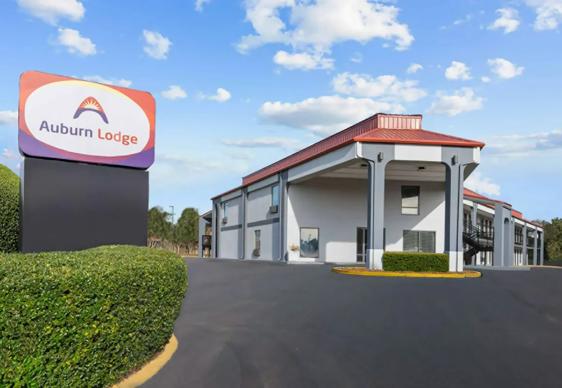 Auburn Lodge Near University hotel hero