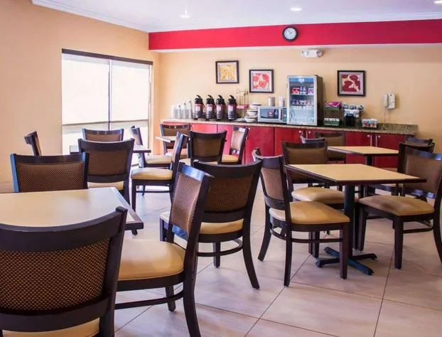 Comfort Inn & Suites Trussville I-59 exit 141 hotel detail image 3