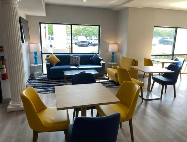 Comfort Inn & Suites Trussville I-59 exit 141 hotel detail image 2