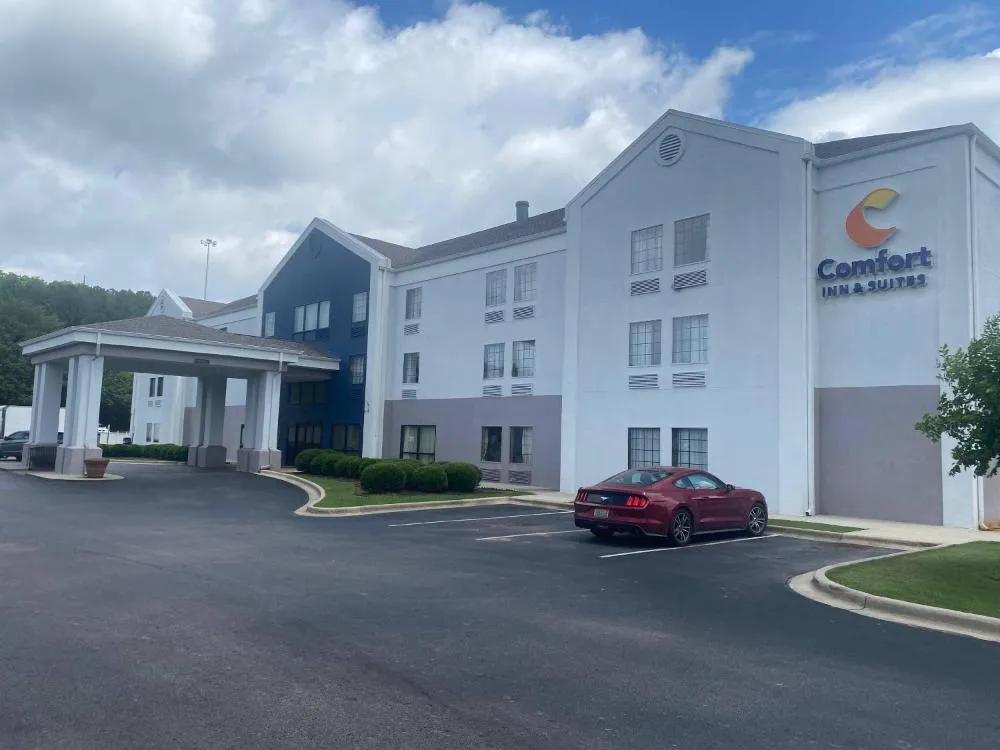 Comfort Inn & Suites Trussville I-59 exit 141 hotel hero