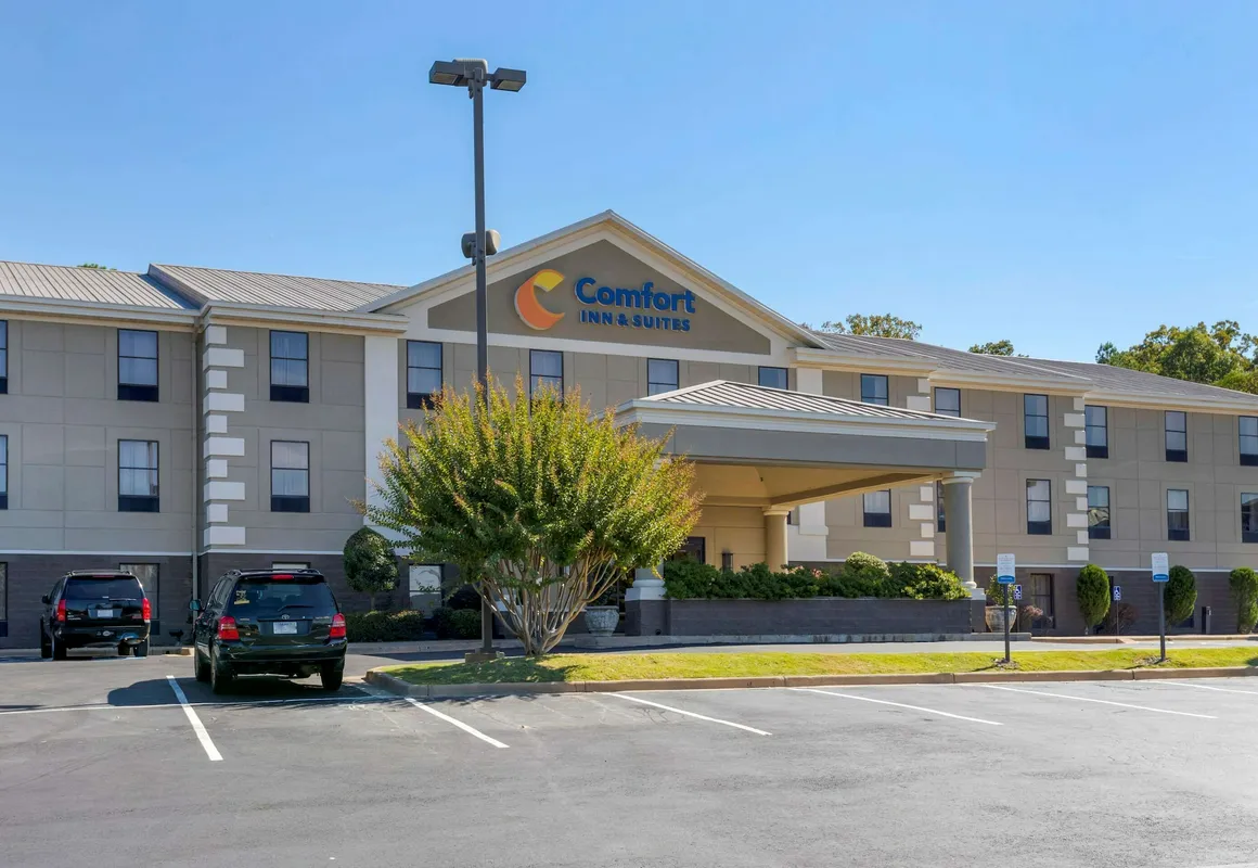 Comfort Inn & Suites Hot Springs Midtown hotel hero