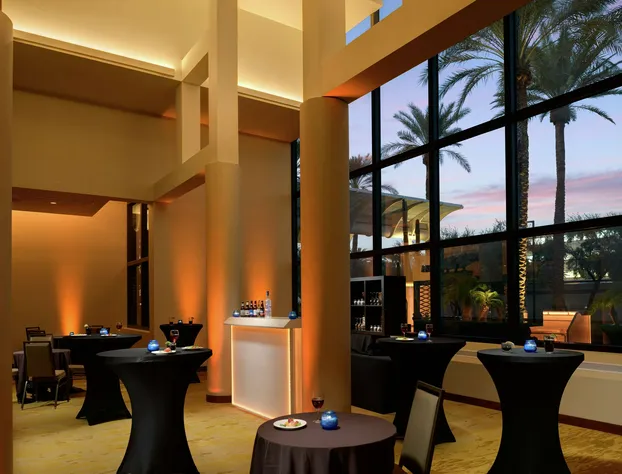 DoubleTree Suites by Hilton Phoenix hotel detail image 4