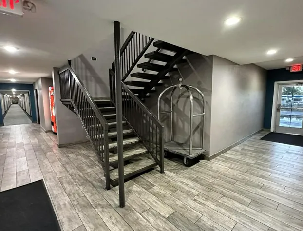 Super 8 by Wyndham Mesa Downtown Near Convention Center hotel detail image 1