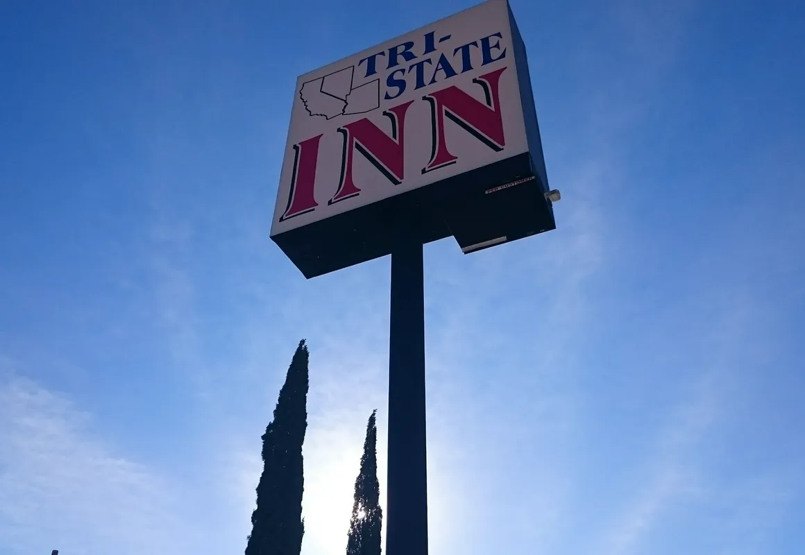 Tri-State Inn hotel hero