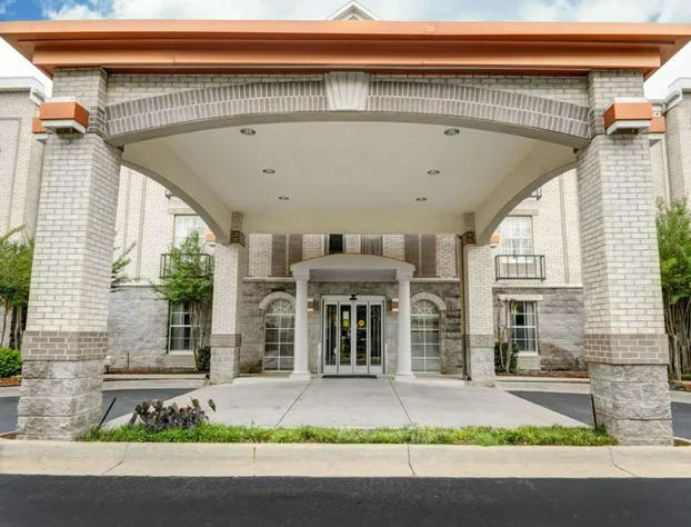 Quality Inn & Suites Little Rock West hotel detail image 1