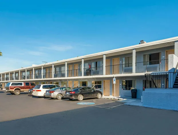 Econo Lodge Phoenix North I-17 hotel detail image 2