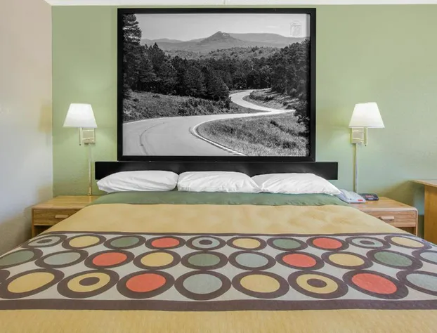 Super 8 by Wyndham Clarksville AR hotel detail image 4