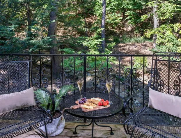 Arsenic and Old Lace B&B hotel detail image 3