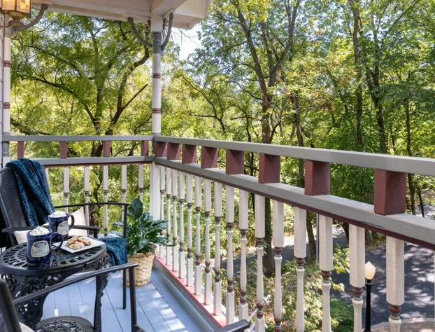 Arsenic and Old Lace B&B hotel detail image 4