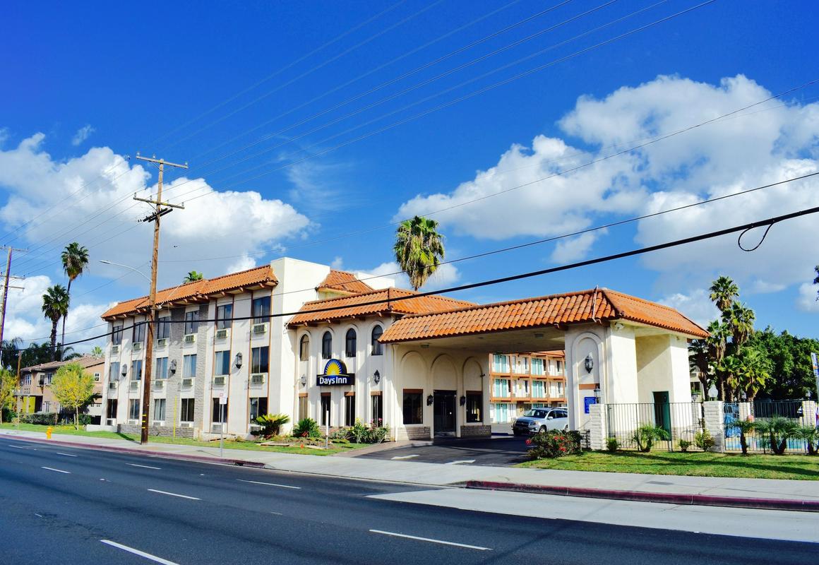 Days Inn by Wyndham Anaheim Near the Park hotel hero