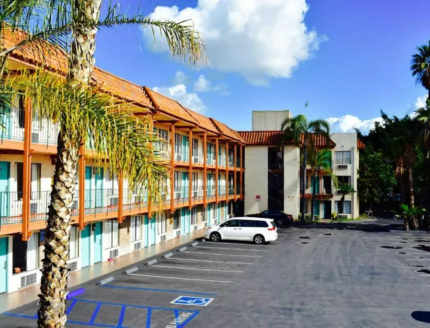 Days Inn by Wyndham Anaheim Near the Park hotel detail image 2