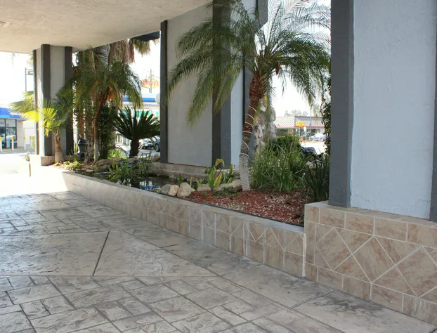 Clarion Hotel Bakersfield North hotel detail image 1