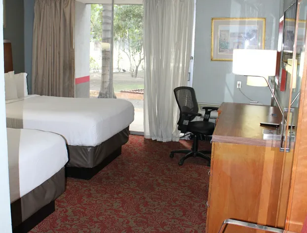 Clarion Hotel Bakersfield North hotel detail image 4