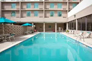 La Quinta Inn & Suites by Wyndham Downtown Conference Center hotel detail image 2