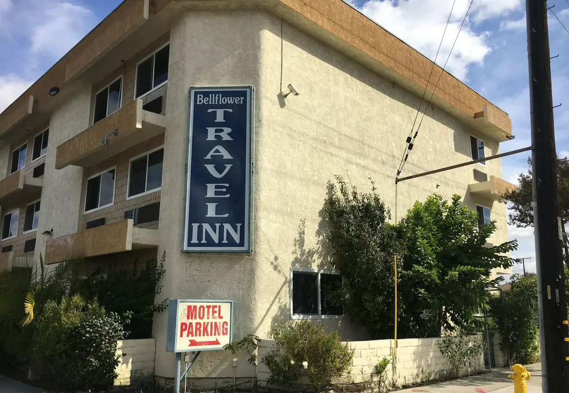 Bellflower Travel Inn hotel hero