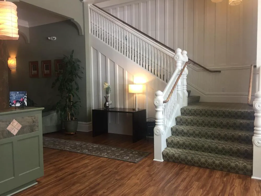 Healdsburg Inn on the Plaza, A Four Sisters Inn hotel hero