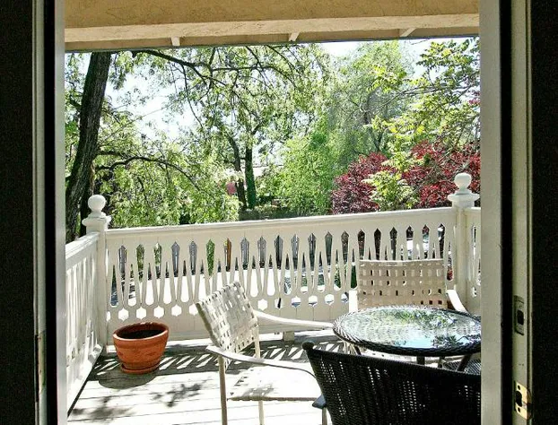 Healdsburg Inn on the Plaza, A Four Sisters Inn hotel detail image 2