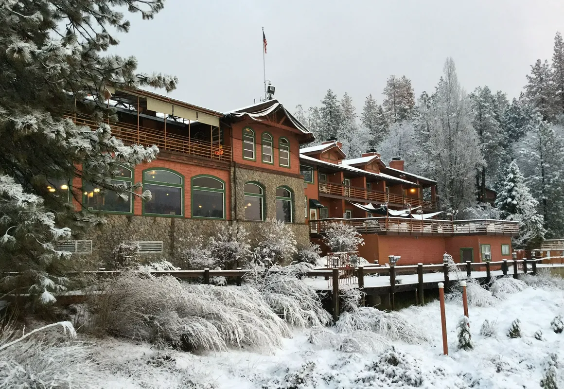 The Pines Resort hotel hero