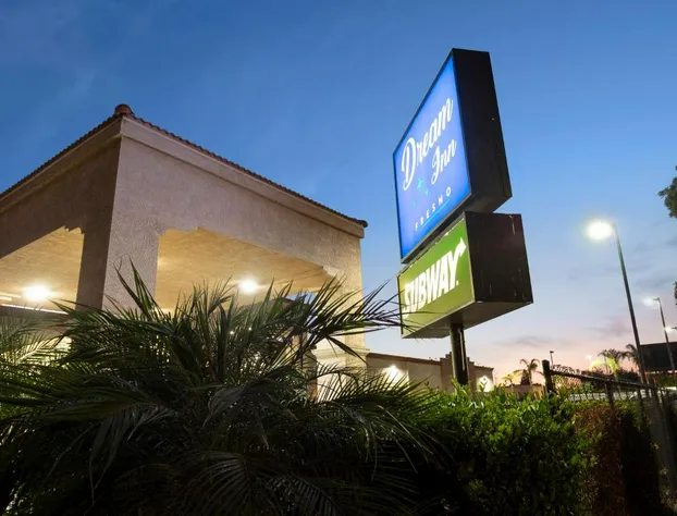 Dream Inn hotel detail image 2