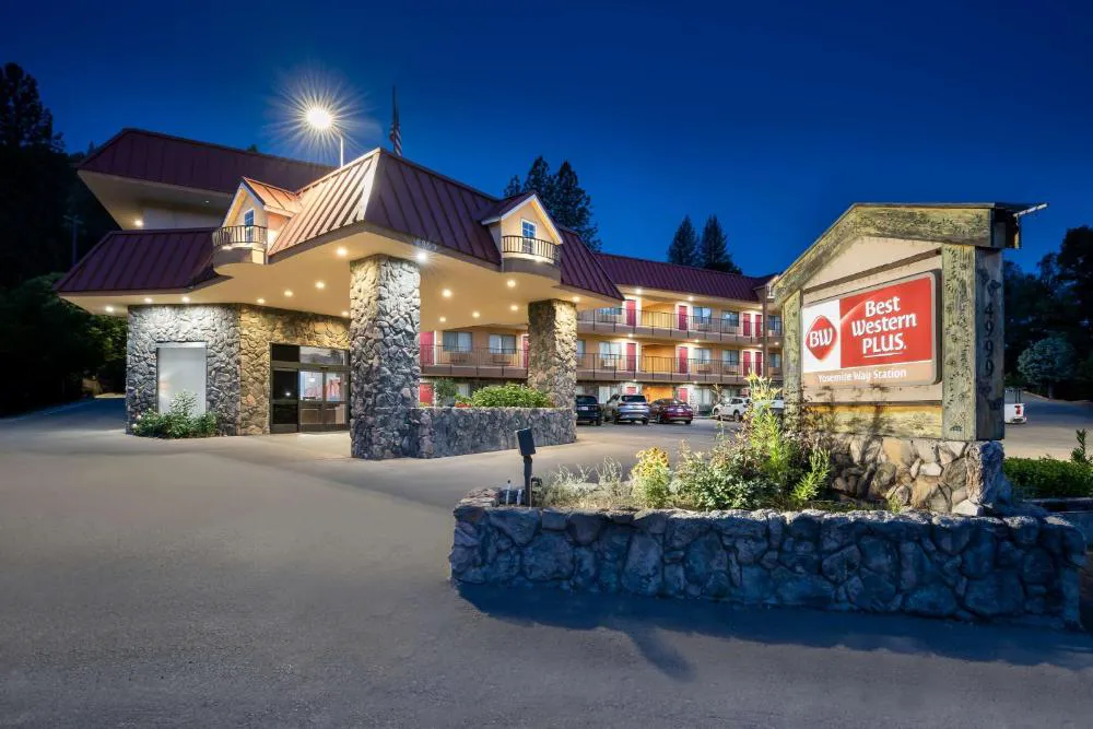Best Western Plus Yosemite Way Station Motel hotel hero