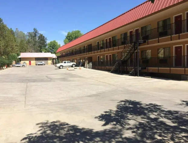 Best Western Plus Yosemite Way Station Motel hotel detail image 2