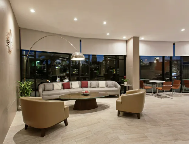 Holiday Inn Long Beach Airport Hotel and Conference Center by IHG hotel detail image 3