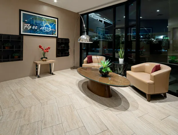 Holiday Inn Long Beach Airport Hotel and Conference Center by IHG hotel detail image 4