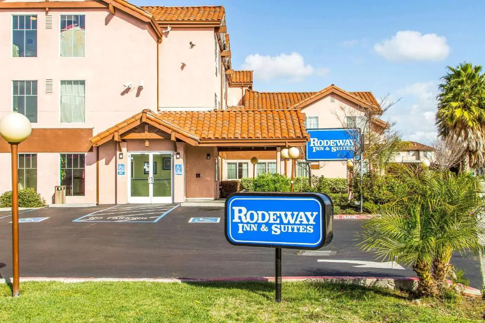 Rodeway Inn & Suites hotel hero
