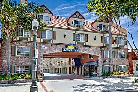 Days Inn by Wyndham Los Angeles LAX/Redondo/Manhattan Beach hotel hero