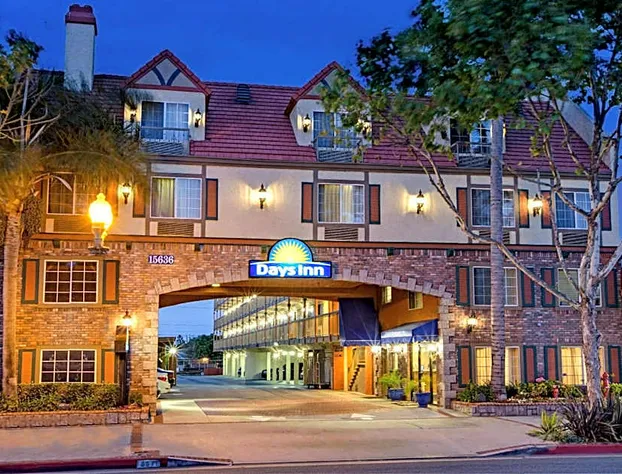 Days Inn by Wyndham Los Angeles LAX/Redondo/Manhattan Beach hotel detail image 3