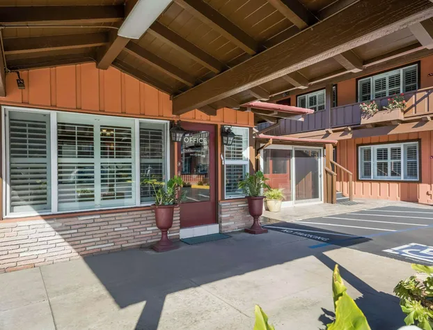 Clarion Collection Wilkie's Inn Pacific Grove - Monterey hotel detail image 1