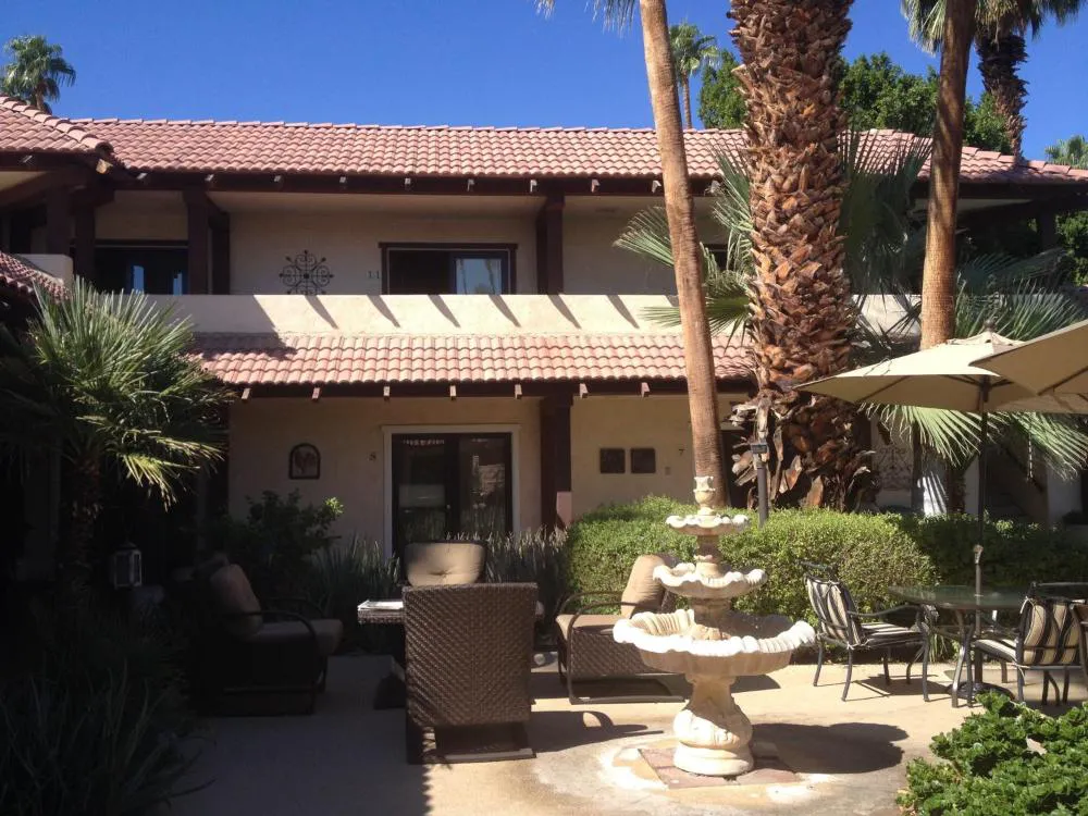 LaMaison Palm Springs hotel hero