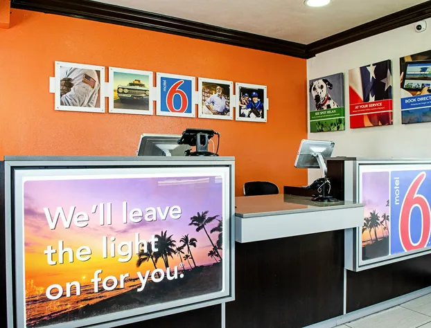 Motel 6 Modesto, CA - Downtown hotel detail image 3