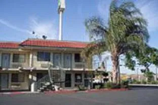 Days Inn by Wyndham Merced / Yosemite Area hotel detail image 1