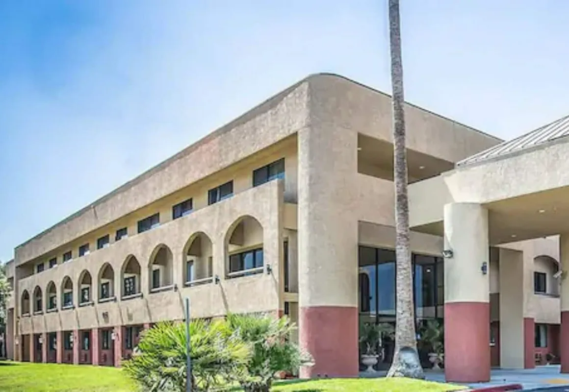 Baymont by Wyndham Ontario hotel hero