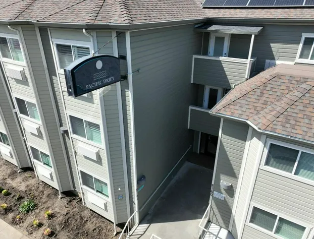 PACIFIC DRIFT San Francisco Pacifica hotel detail image 1