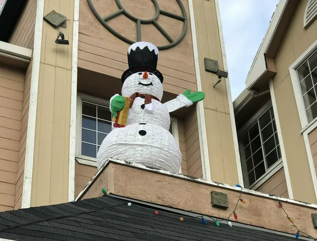 Howard Johnson by Wyndham Salinas hotel detail image 3