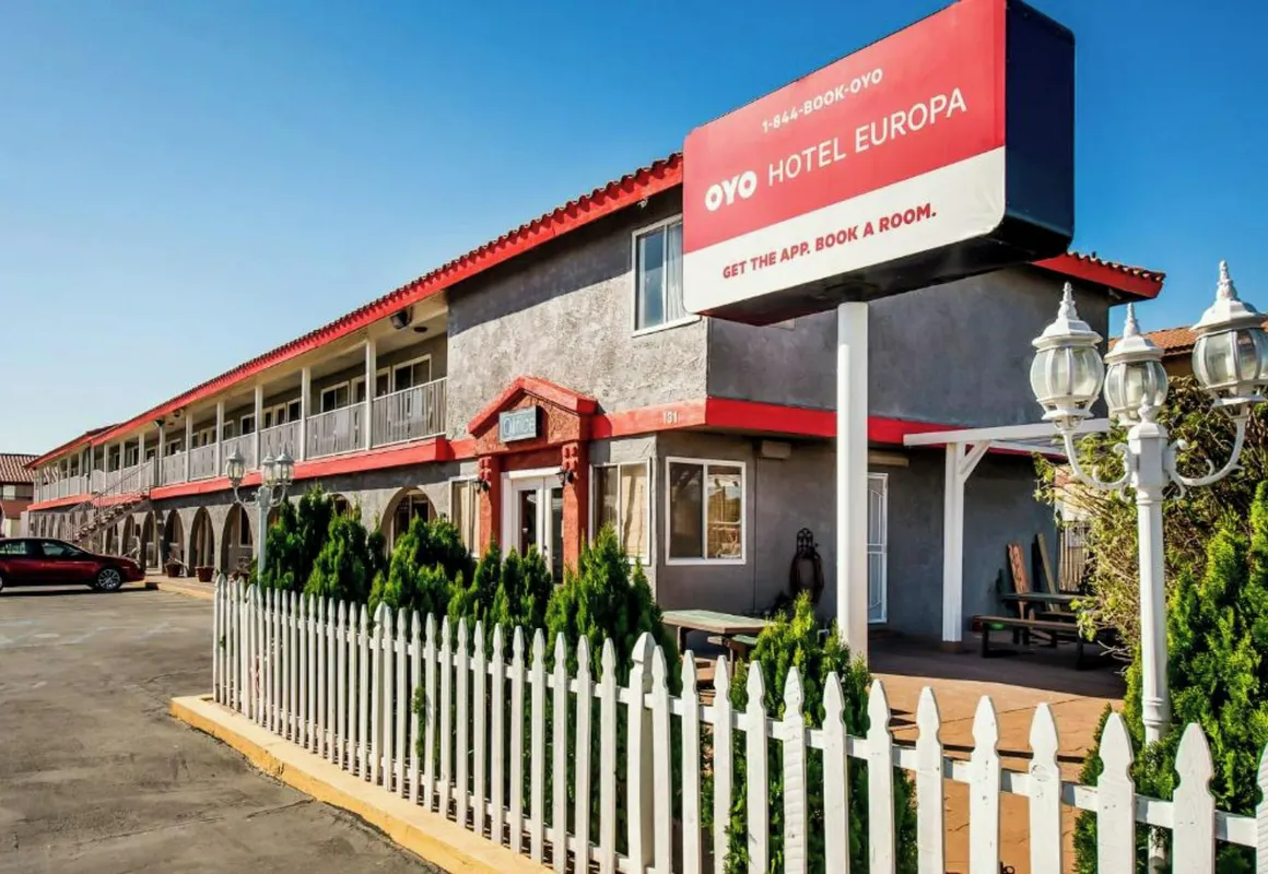 Hotel Europa Ridgecrest hotel hero