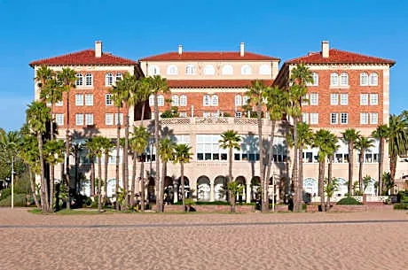 Casa Del Mar hotel hero