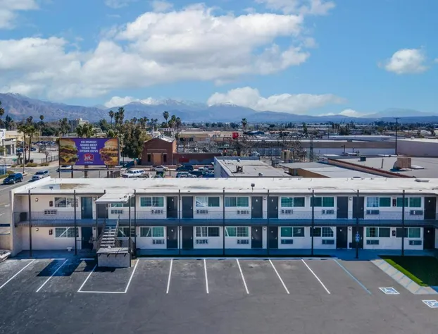 Inland Inn & Suites hotel detail image 1