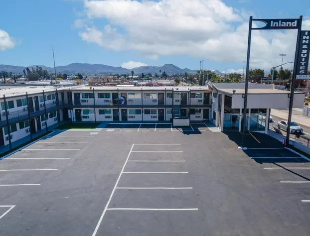 Inland Inn & Suites hotel detail image 4