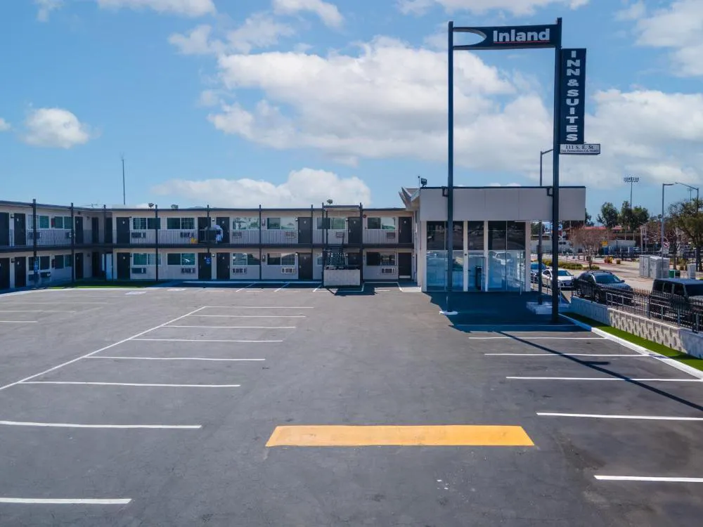 Inland Inn & Suites hotel hero