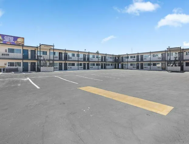 Inland Inn & Suites hotel detail image 2