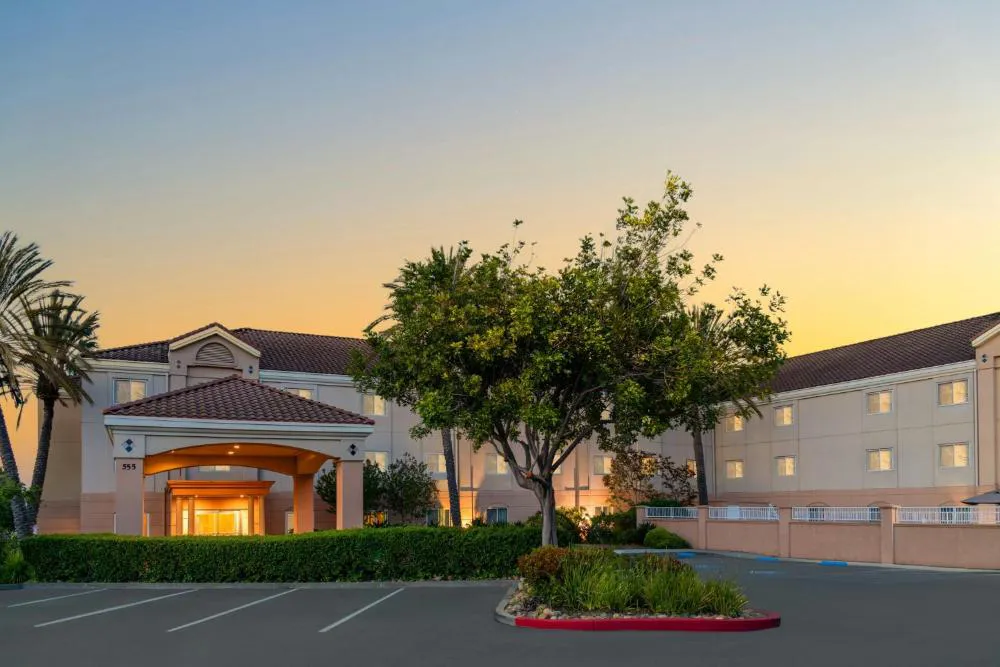 Fairfield Inn & Suites by Marriott San Francisco San Carlos hotel hero