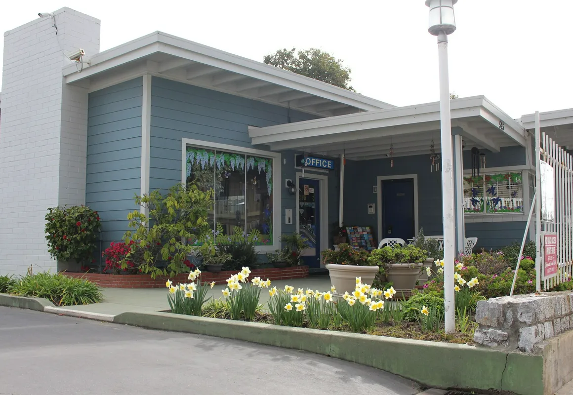 Edgewater Beach Inn & Suites hotel hero