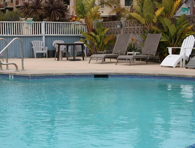 Edgewater Beach Inn & Suites hotel detail image 1