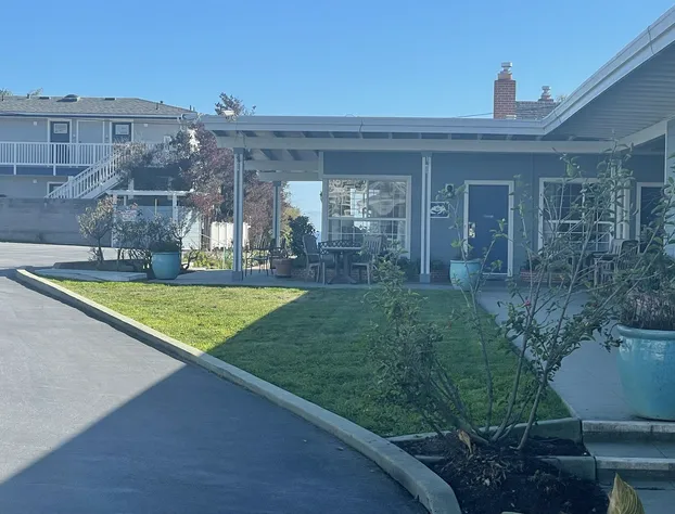 Edgewater Beach Inn & Suites hotel detail image 4