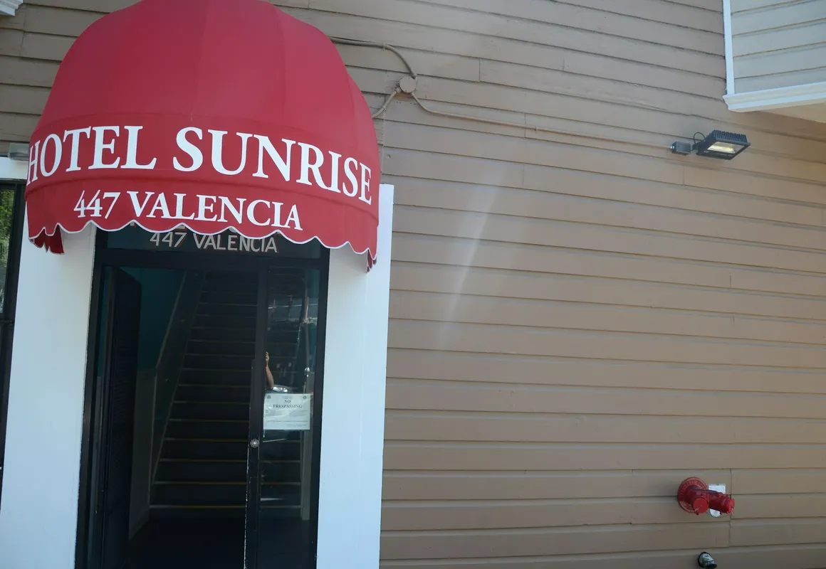 Hotel Sunrise hotel hero