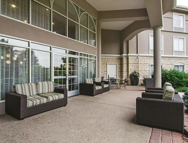 La Quinta Inn & Suites by Wyndham Denver Airport DIA hotel detail image 2