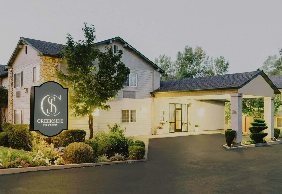Creekside Inn & Suites hotel hero